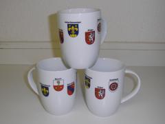 Radelfinger-Tasse mit den Wappen der Dorfschaften